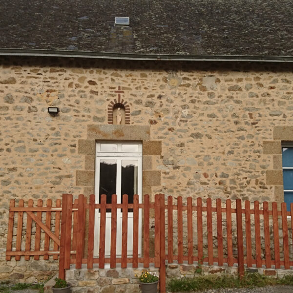 Façade du gîte à la ferme Les Berges Rient à Chailland